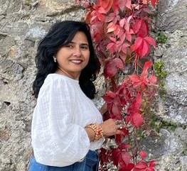 Bhawana Pant, a blogger of sparklingnetworth.com Author of sparklingnetworth.com